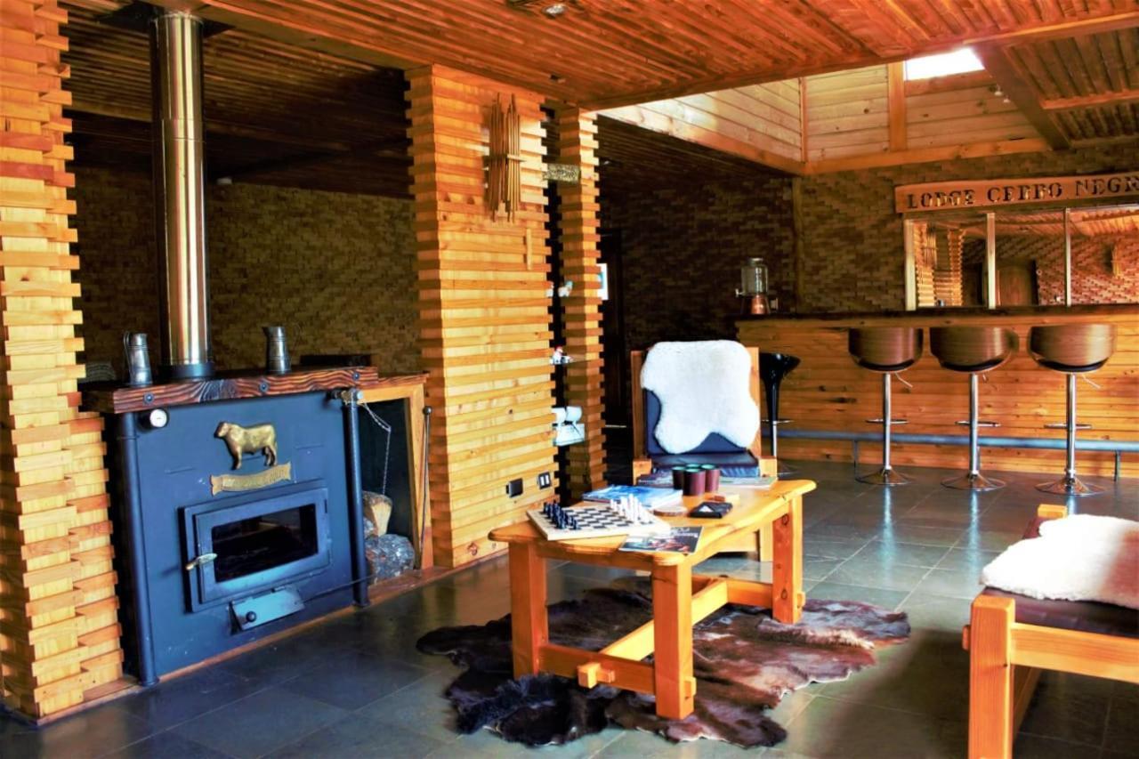 Hotel Cerro Negro โกไยเก ภายนอก รูปภาพ